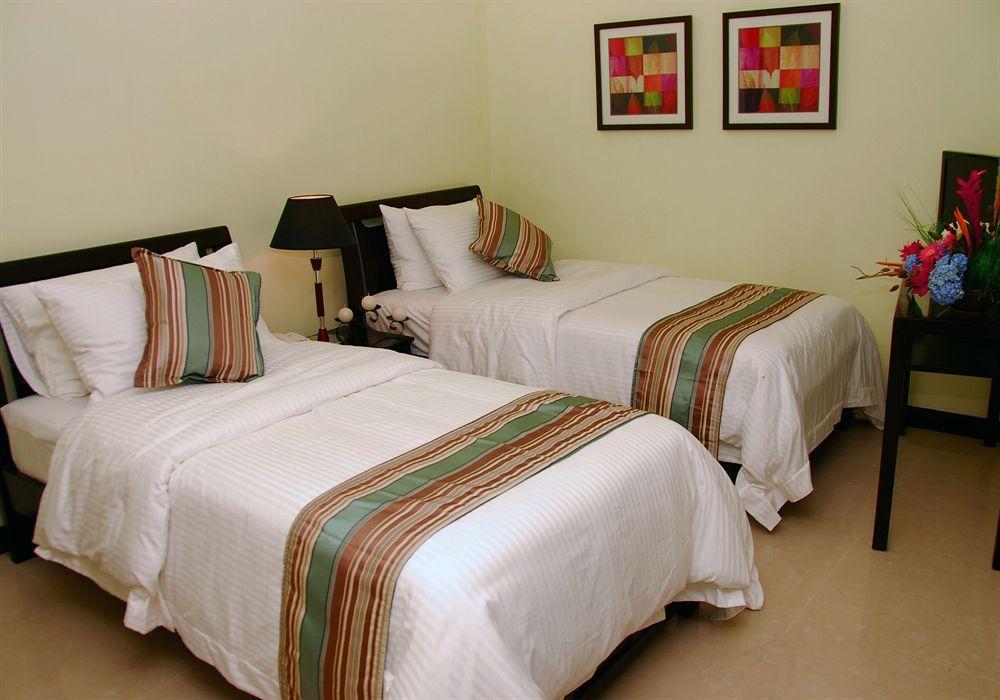 The Suites At Calle Nueva Bacolod Kültér fotó